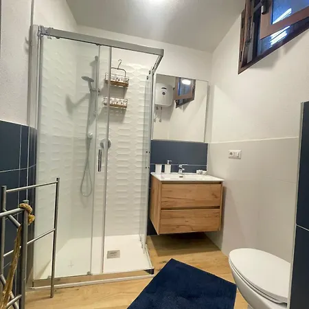 Apartment Casa Pippo Vulcano (Isola)